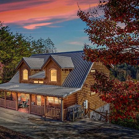 Bearfoot Pines - True Log Cabin - Wi-Fi, Hot Tub, Fishing, Deck With Views! - Mins To Pf Sevierville Exterior foto
