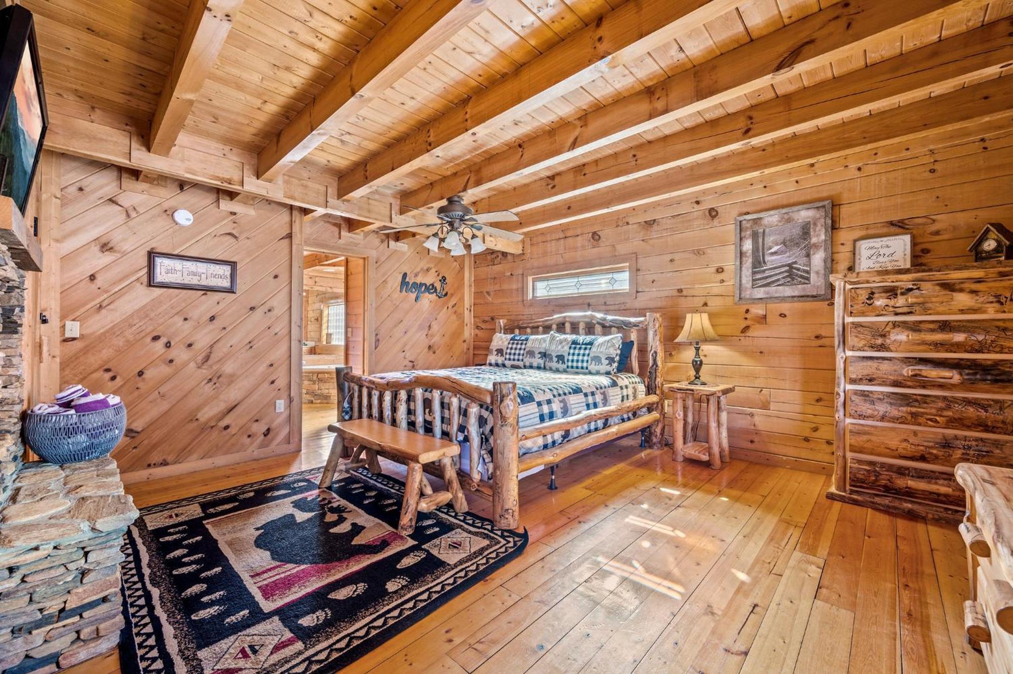 Bearfoot Pines - True Log Cabin - Wi-Fi, Hot Tub, Fishing, Deck With Views! - Mins To Pf Sevierville Exterior foto
