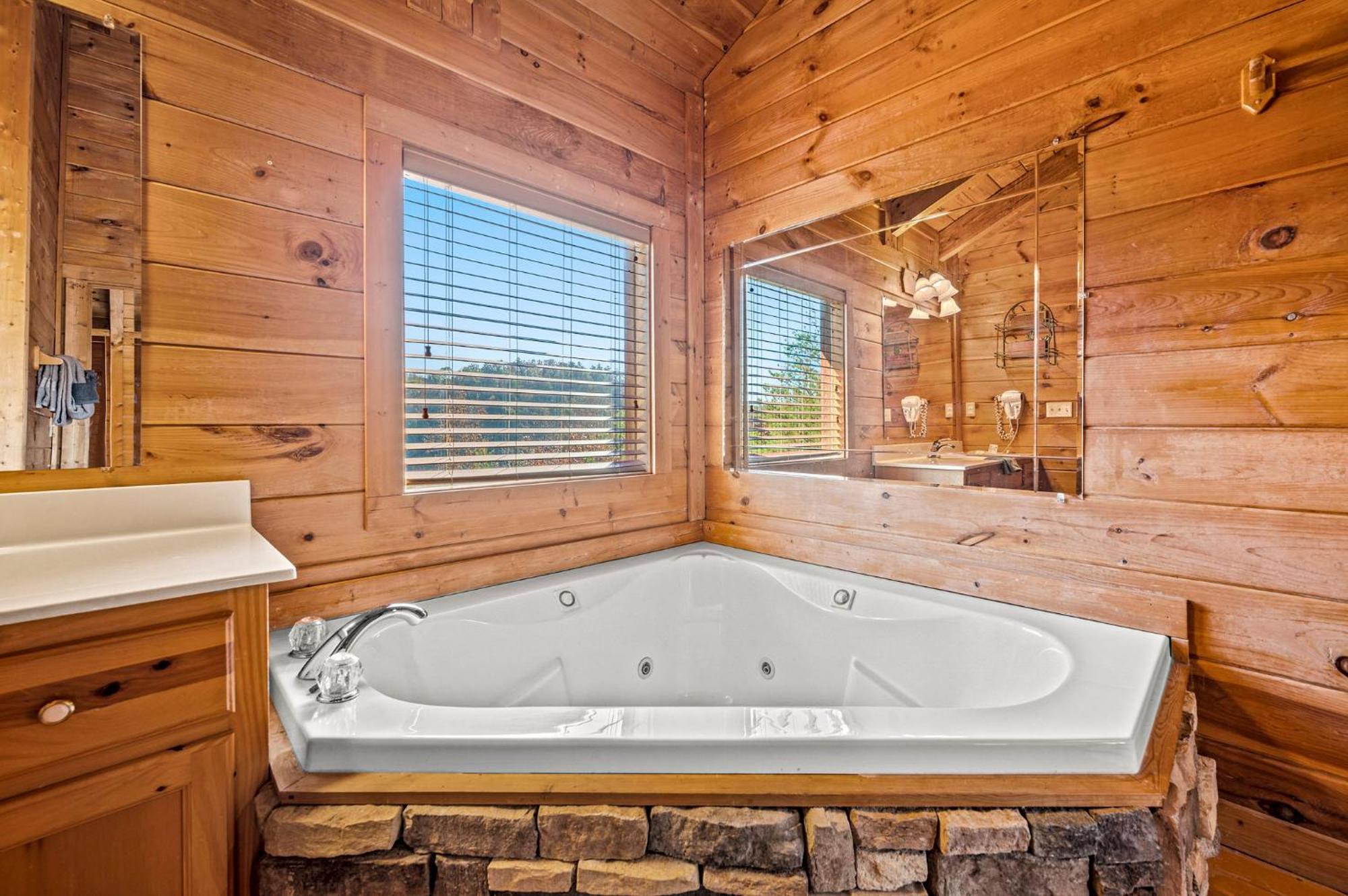 Bearfoot Pines - True Log Cabin - Wi-Fi, Hot Tub, Fishing, Deck With Views! - Mins To Pf Sevierville Exterior foto