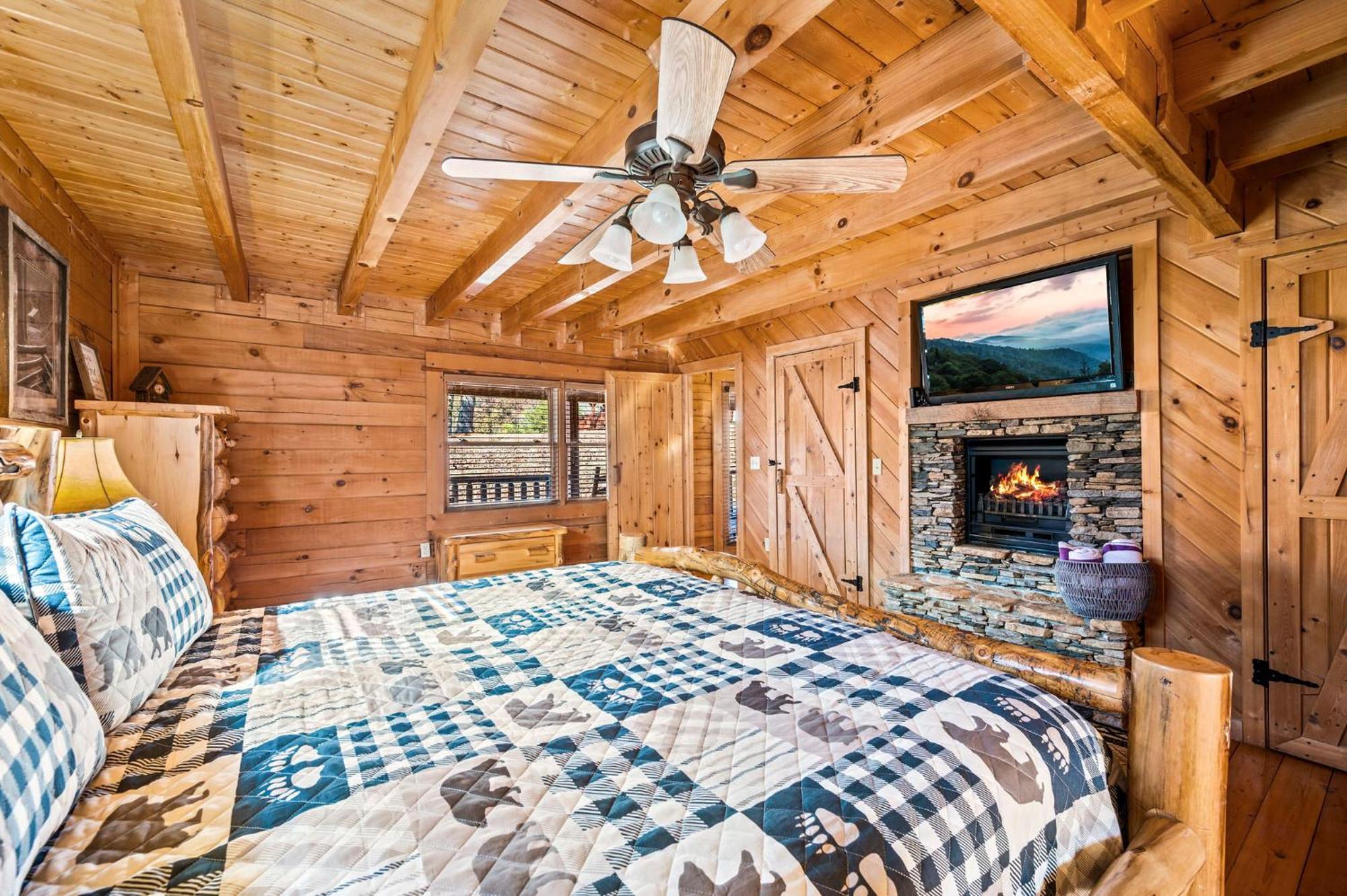 Bearfoot Pines - True Log Cabin - Wi-Fi, Hot Tub, Fishing, Deck With Views! - Mins To Pf Sevierville Exterior foto